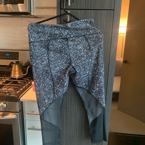 Lululemon Leggings - EUC - Picture 2 of 4